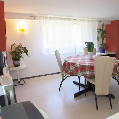 Contemporary In Near Sea شقة